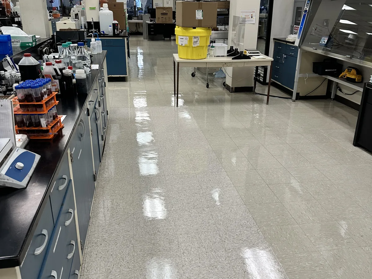 Waxed VCT floor along laboratory benches